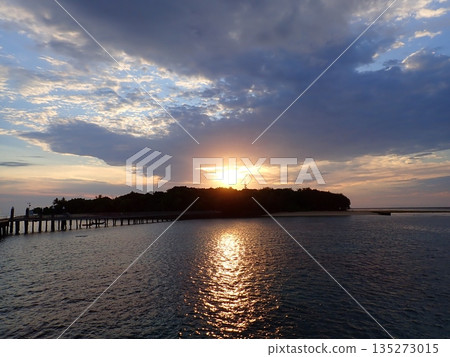 綠島多雲日出 135273015