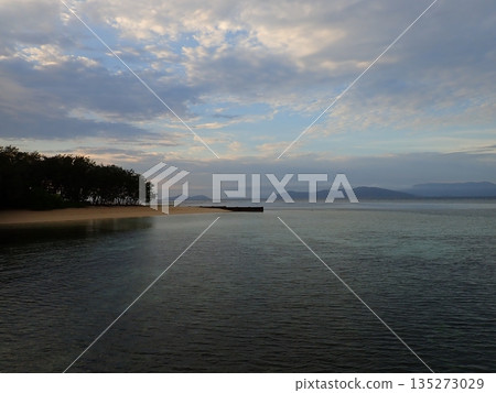 Green Island Cloudy Sunrise Green Island Cloudy Sunrise 135273029