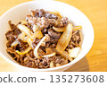 Delicious beef bowl 135273608