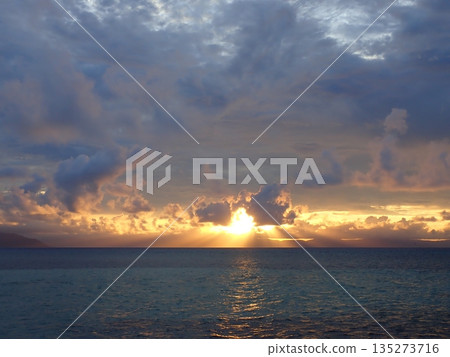 凱恩斯的日落 135273716