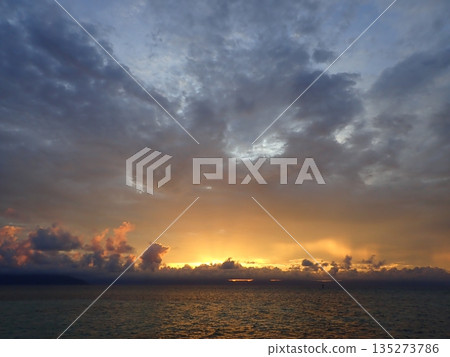 凱恩斯的日落 135273786