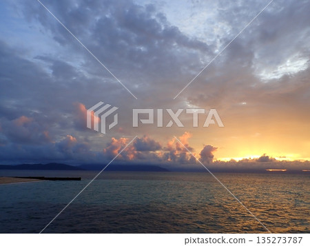 凱恩斯的日落 135273787