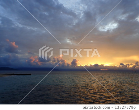 凱恩斯的日落 135273796