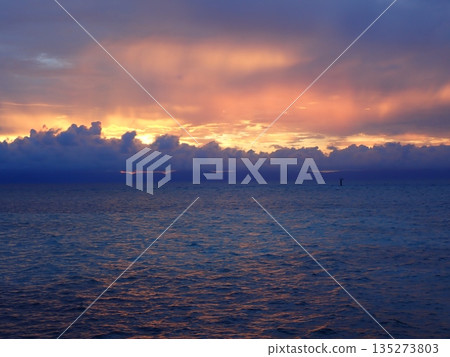 凱恩斯的日落 135273803