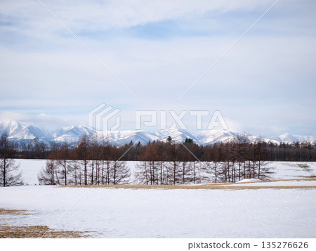 Beautiful snow-capped mountains seen from Shikaoi Town Beautiful snow-capped mountains seen from Shikaoi Town 135276626