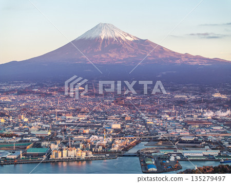 Tagonoura Port and Mount Fuji in the early morning (Fuji City, Shizuoka Prefecture) 135279497