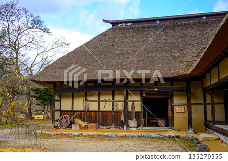 Yajuro-don in the old Nanbu Magari-ya house in Tono Furusato Village in late autumn 135279555