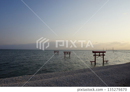有明海水下鳥居在高潮時 有明海水下鳥居在高潮時 135279870