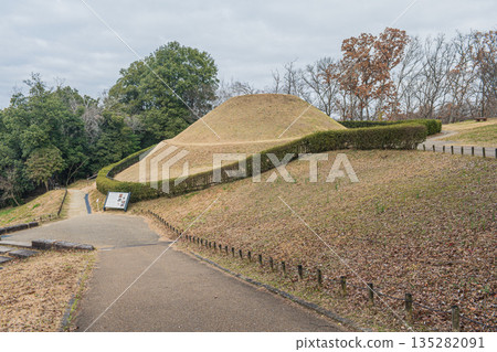 Takamatsuzuka Tomb, Asuka Village, Nara Prefecture 135282091