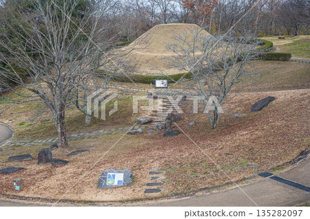 Takamatsuzuka Tomb, Asuka Village, Nara Prefecture Takamatsuzuka Tomb, Asuka Village, Nara Prefecture 135282097