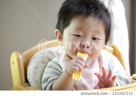 一個孩子 135282513