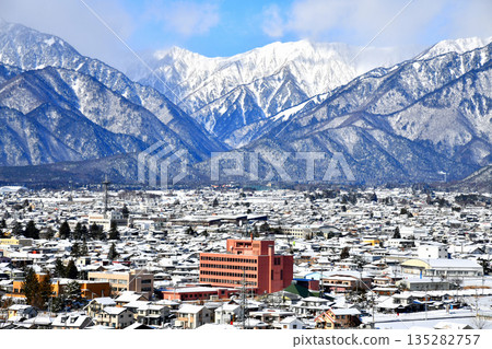 View of Omachi Onsenkyo from near the Nagano Prefectural Omachi Joint Government Building (Omachi City, Nagano Prefecture) [January 2026] 135282757