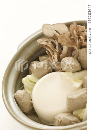 蘑菇蘿蔔肉丸火鍋 135283645