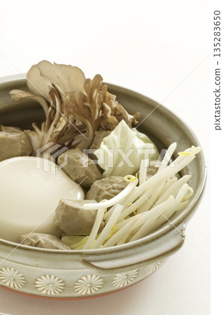 Mushroom, radish and meatball hotpot Mushroom, radish and meatball hotpot 135283650