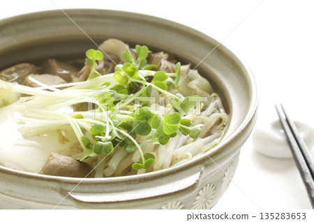 蘑菇蘿蔔肉丸火鍋 135283653