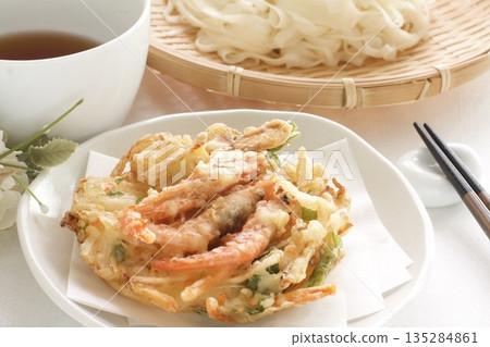 Shrimp tempura and chilled udon noodles Shrimp tempura and chilled udon noodles 135284861