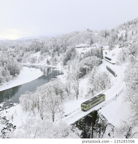 Snow-covered Iiyama Line 135285506