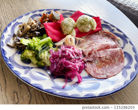 Antipasto: A colorful assortment of appetizers, a delightful Italian dish. Antipasto: A colorful assortment of appetizers, a delightful Italian dish. 135286203