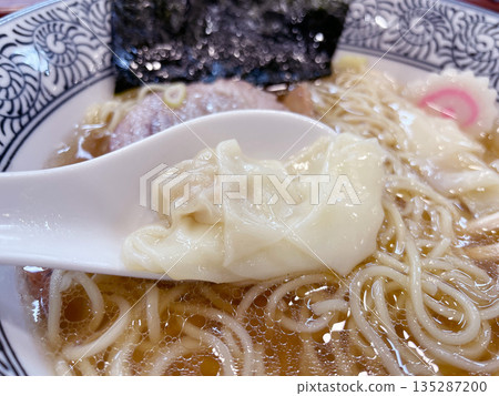 中式麵條 醬油拉麵 中式麵條 醬油拉麵 135287200