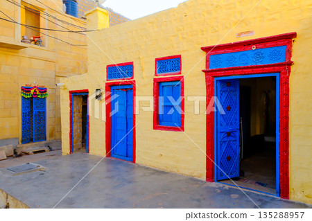 印度傑伊瑟爾梅爾的街道 135288957