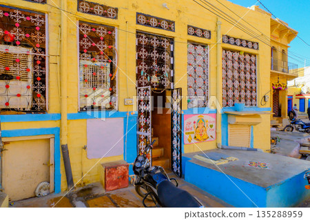 印度傑伊瑟爾梅爾的街道 135288959