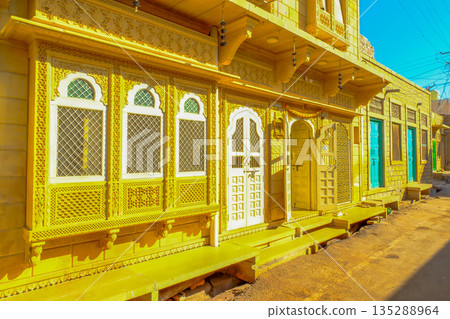 印度傑伊瑟爾梅爾的街道 135288964