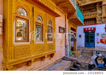 印度傑伊瑟爾梅爾的街道 135289055