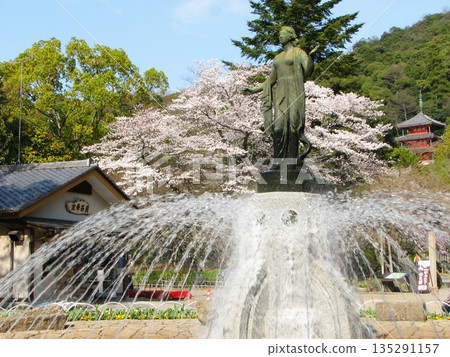 女神像與櫻花 1404 135291157