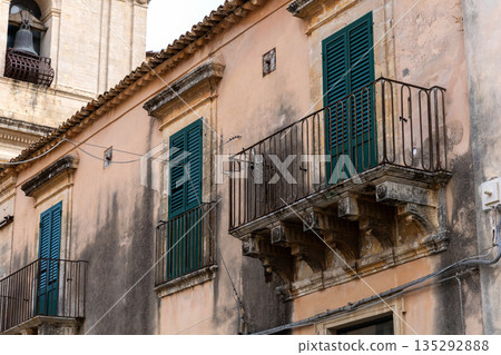 Old residential building in Sicily needing renovation. 135292888