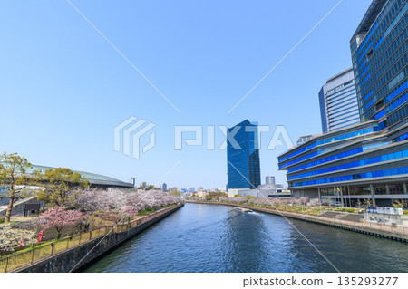 春日的大阪城殿和大阪商業園區(大阪府大阪市中央區) 春日的大阪城殿和大阪商業園區(大阪府大阪市中央區) 135293277