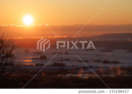 Sunrise 135296417
