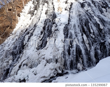 Frozen Waterfall Frozen Waterfall 135299067
