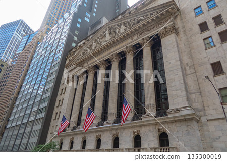 New York Stock Exchange (NYSE) on Wall Street, Manhattan, New York, NY, USA. August 27, 2025 New York Stock Exchange (NYSE) on Wall Street, Manhattan, New York, NY, USA. August 27, 2025 135300019