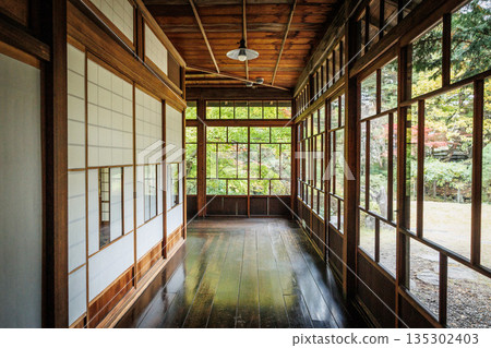 Atmospheric old Japanese house landscape material 135302403