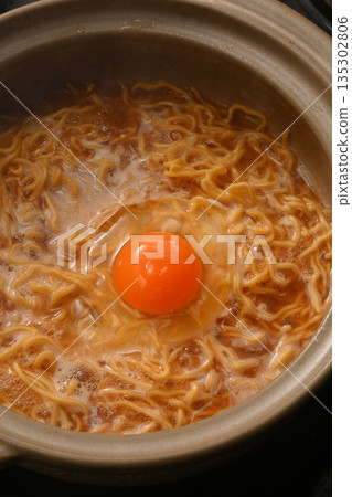 Earthenware pot ramen Earthenware pot ramen 135302806