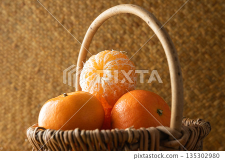 Fresh oranges Fresh oranges 135302980