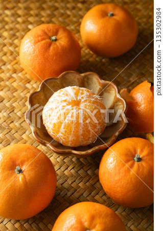 Fresh oranges Fresh oranges 135302984