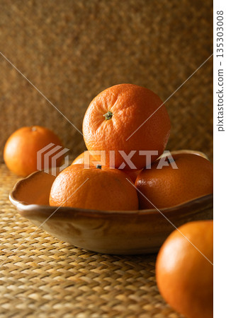 Fresh oranges Fresh oranges 135303008