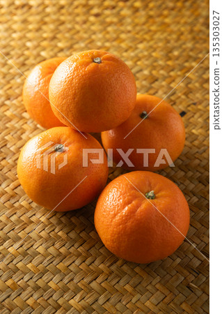 Fresh oranges Fresh oranges 135303027