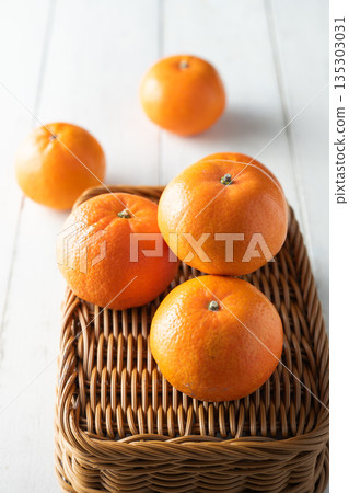 Fresh oranges Fresh oranges 135303031