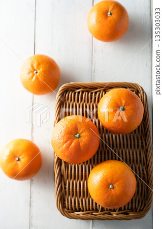 Fresh oranges 135303033