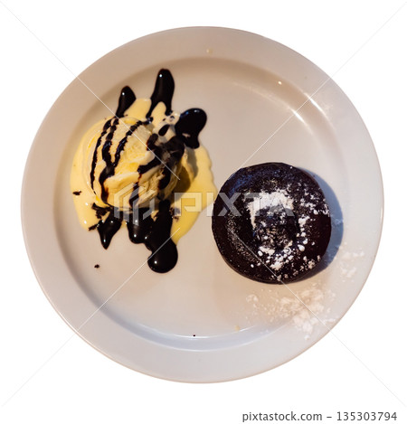 Exquisite French dessert is chocolate kulan Exquisite French dessert is chocolate kulan 135303794