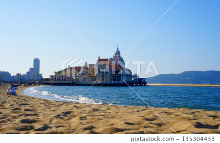 Sea and sandy beach of "Seaside Momochi Seaside Park" in Sawara Ward, Fukuoka Prefecture_61 Sea and sandy beach of "Seaside Momochi Seaside Park" in Sawara Ward, Fukuoka Prefecture_61 135304433