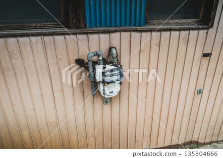 unoccupied house, house, housing 135304666