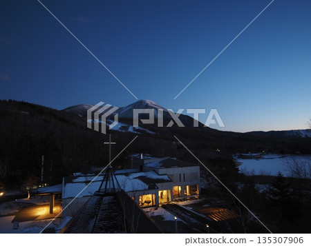 從AMBIENT Tateshina Hotel(女神湖)眺望立科山① 從AMBIENT Tateshina Hotel(女神湖)眺望立科山① 135307906
