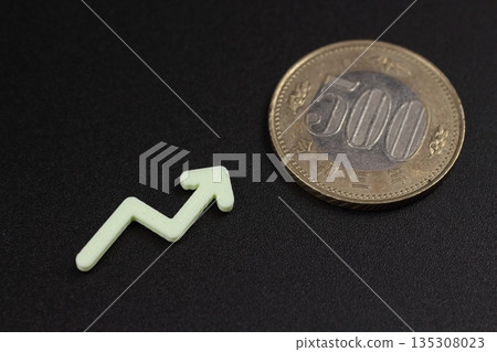 The value and future of 500 yen, fluctuating with inflation The value and future of 500 yen, fluctuating with inflation 135308023