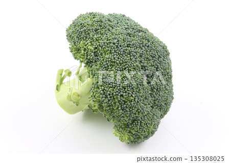 有機西蘭花的乾淨圖片 135308025