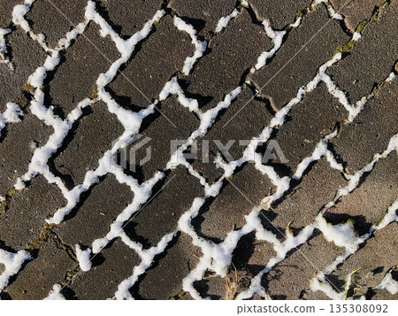 瓦片狀路面和積雪圖案 2 135308092