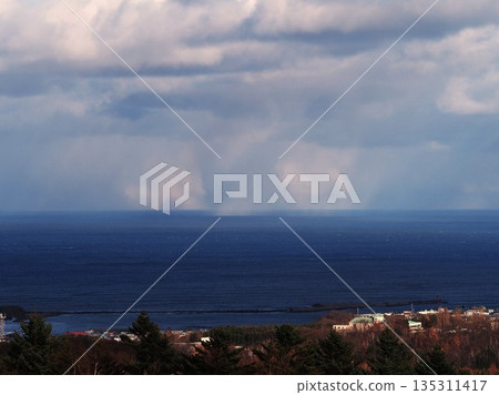 北海道宇登呂的深秋景色 北海道宇登呂的深秋景色 135311417