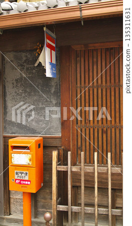 木屋和復古郵筒 木屋和復古郵筒 135311631